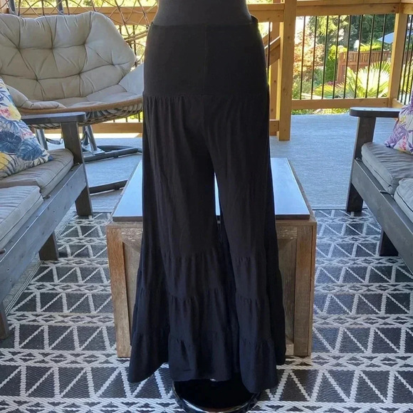 Magdalena |  Lampshade Ruffle Pants - Picture 5 of 11